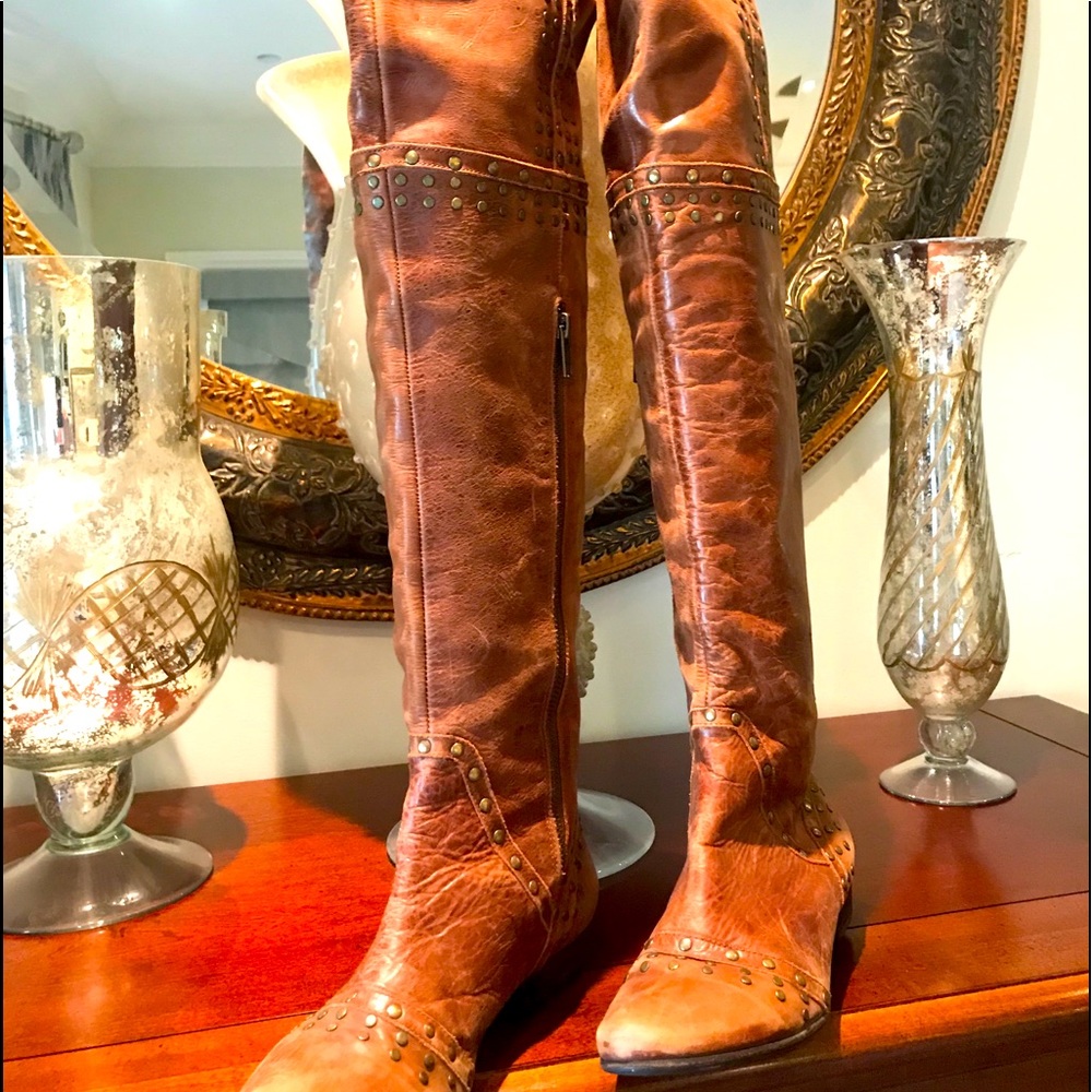 SOLD 🌹Lovely Joie knee high boot